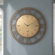 Orologio da parete rotondo grande in metallo con quadrante in vetro specchiato