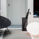 Porta ombrelli con struttura in metallo dal design moderno e particolare