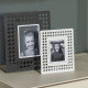 Portafoto da tavolo con cornice in metallo grande dal design moderno