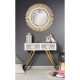 Specchio da parete con cornice in metallo dal design moderno ed elegante