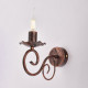 Applique da parete con struttura in metallo dalle linee classiche