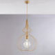 Lampada a sospensione con struttura in metallo dalle linee moderne