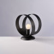 Lampada da comodino con struttura moderna in metallo