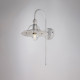 Lampada da parete con struttura in metallo dalle linee classiche/rustiche
