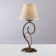 Lampada da tavolo dalle linee classiche con paralume in tessuto