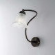 Illuminazione a parete dalle linee classiche diffusori in vetro