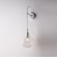 Lampada da parete con singolo diffusore in vetro dal design moderno ed elegante