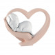 Bomboniera Battesimo - statuina con mano che abbraccia un bimbo con cuore