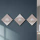 Appendiabiti design da ingresso con 3 ganci e pannelli in legno