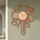 Orologio da parete a pendolo in legno dal design moderno ed elegante