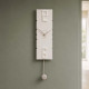 Orologio da parete a pendolo in legno dal design moderno ed elegante