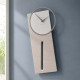Orologio da parete a pendolo in legno dal design moderno ed elegante