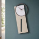 Orologio da parete a pendolo in legno dal design moderno ed elegante