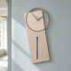 Orologio da parete a pendolo in legno dal design moderno ed elegante