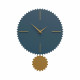 Orologio da parete moderno con pendolo in legno sagomato e finiture eleganti