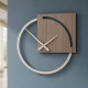 Orologio da parete con quadrante rotondo il legno dal design moderno ed elegante