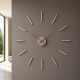 Orologio da parete in legno dal design moderno e minimalista