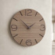 Orologio da parete in legno rotondo dal design moderno