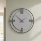 Orologio da parete moderno grande in legno con numeri romani