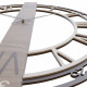 Orologio da parete moderno in legno con numeri romani