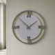 Orologio da parete moderno piccolo in legno con numeri romani