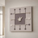 Orologio da parete moderno quadrato in legno con lancette in metallo