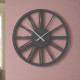 Orologio da parete in legno rotondo con numeri romani