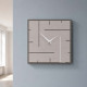Orologio da parete quadrato in legno dal design moderno ed elegante