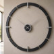 Orologio da parete rotondo in legno dal design moderno e minimalista