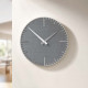 Orologio da parete rotondo in legno dal design moderno