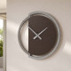 Orologio da parete rotondo in legno dallo stile moderno ed elegante
