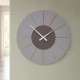 Orologio da parete rotondo medio dal design moderno ed elegante