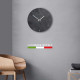 Orologio da parete rotondo in metallo dal design minimal ed elegante