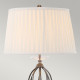 Lampada da tavolo classica con struttura in acciaio e paralume in tessuto