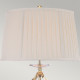 Lampada da tavolo classica con struttura in acciaio e paralume in tessuto