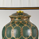 Lampada da tavolo dal design orientale in ceramica e paralume in tessuto