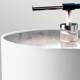 Lampada da tavolo in acciaio con diffusore in tessuto dal design moderno