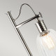 Lampada da tavolo struttura in acciaio e diffusore in vetro dal design moderno