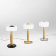 Abatjour a led moderna in metallo e legno e diffusore in vetro soffiato