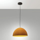 Lampada a sospensione con struttura in metallo e diffusore in plastica vegetale