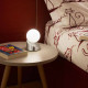 Lampada da comodino moderna a LED in metallo con diffusore in vetro