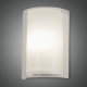 Lampada da parete moderna in metallo con diffusore in vetro dal design moderno