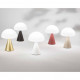 Lampada da tavolo a led con struttura in metallo e diffuosre in vetro soffiato