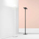 Piantana a led moderna con struttura in alluminio e diffusore orientabile