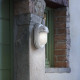 Applique da parete per esterno con paralume in ceramica decorata a mano