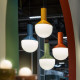 Lampada a sospensione in ceramica con diffusore in vetro dal design moderno