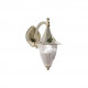 Lampada da parete dal design rustico con dettagli in ceramica decorata a mano
