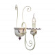 Lampada da parete rustica in metallo con dettagli in ceramica decorata a mano
