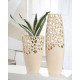 Vaso in ceramica svasato dal design moderno ed elegante