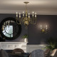 Lampadario in ottone dal design classico con 6 lampadine